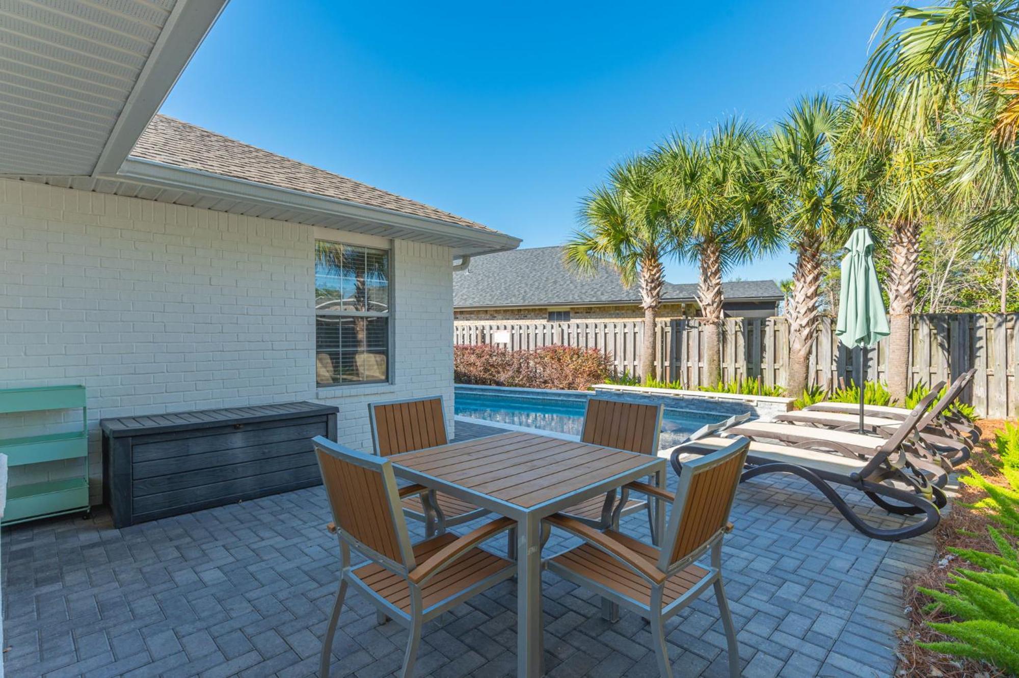 Beautiful Pet Friendly Home! Tropical Pool, Optional Golf Cart & Pool Heat, Minutes To Beach Destin Exterior foto